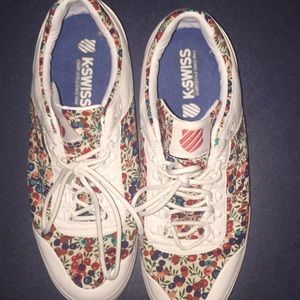 Barely worn! K Swiss low cut floral shoe